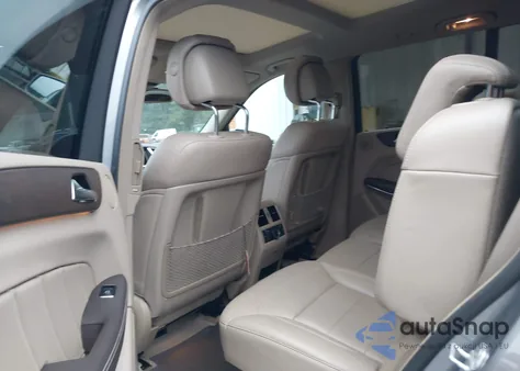 2016 Mercedes-Benz Gl 550 4Matic z USA, uszkodzony, nr VIN 4JGDF7DE2GA656358